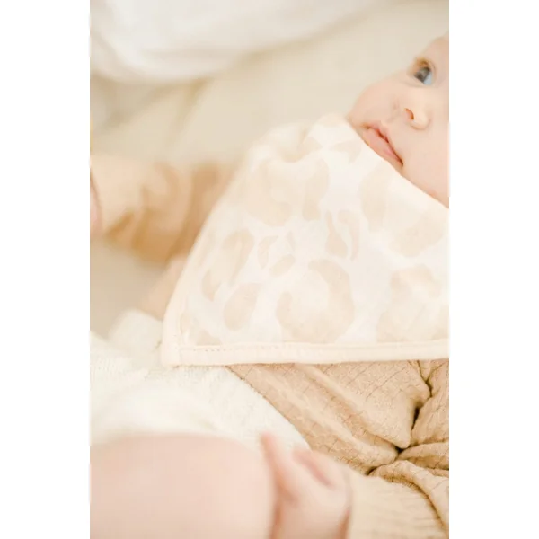 Box naissance bébé bavoir + lange léopard MON COEUR FAIT GRAOU
