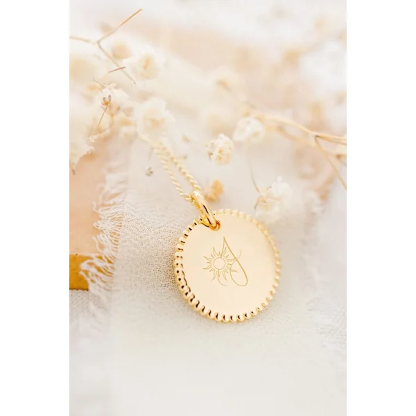 Pendentif personnalisé médaille perlée gravée or initiale EMOTIONS DOUCES